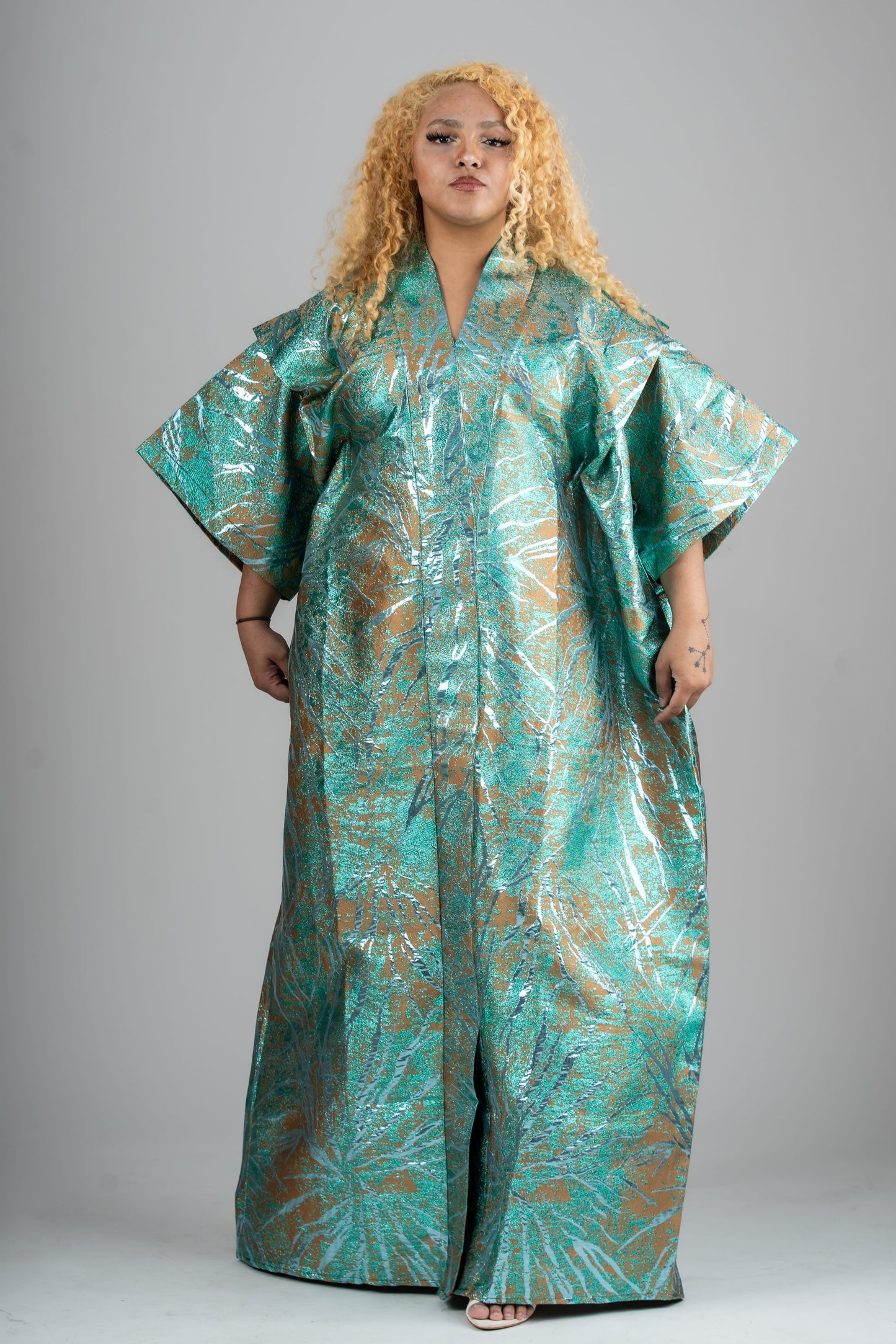 Regal Metallic Palm Bubu