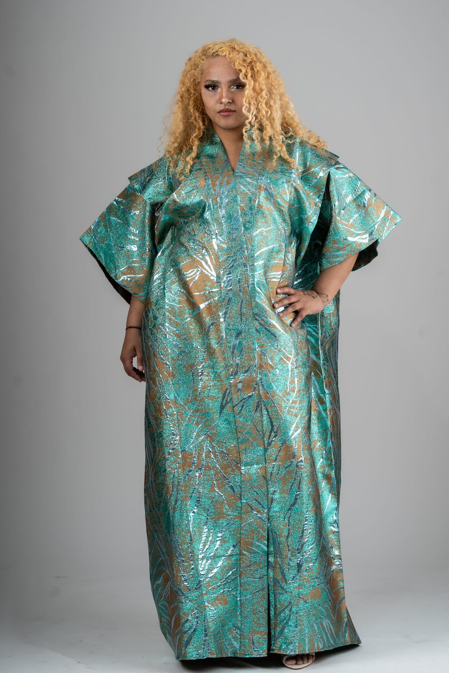 Regal Metallic Palm Bubu